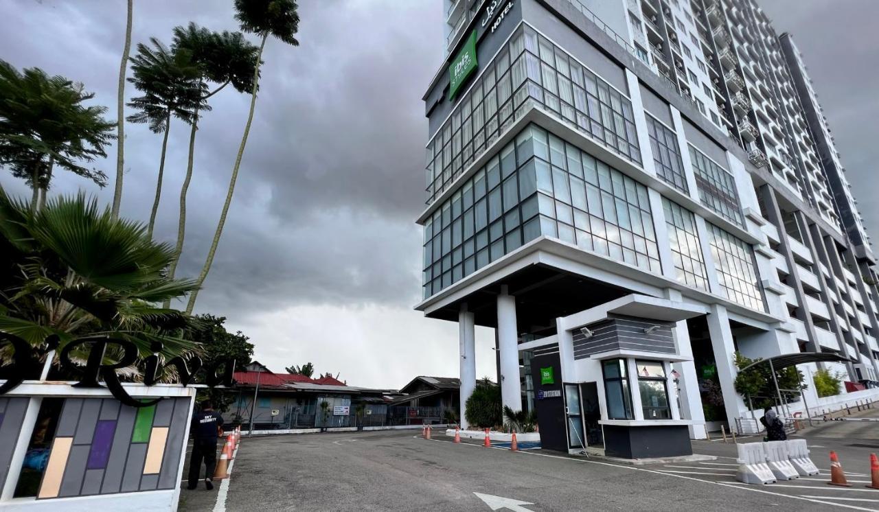 Riverview 8pax 3br In Kbtown Ps4, Netflix A-3-2 Apartment Kota Bharu