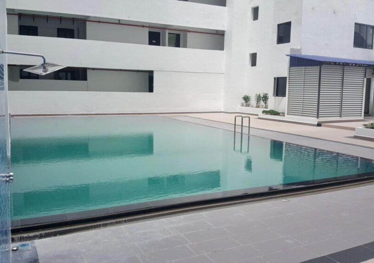 Apartment Riverview 8pax 3br In Kbtown Ps4, Netflix A-3-2 Kota Bharu